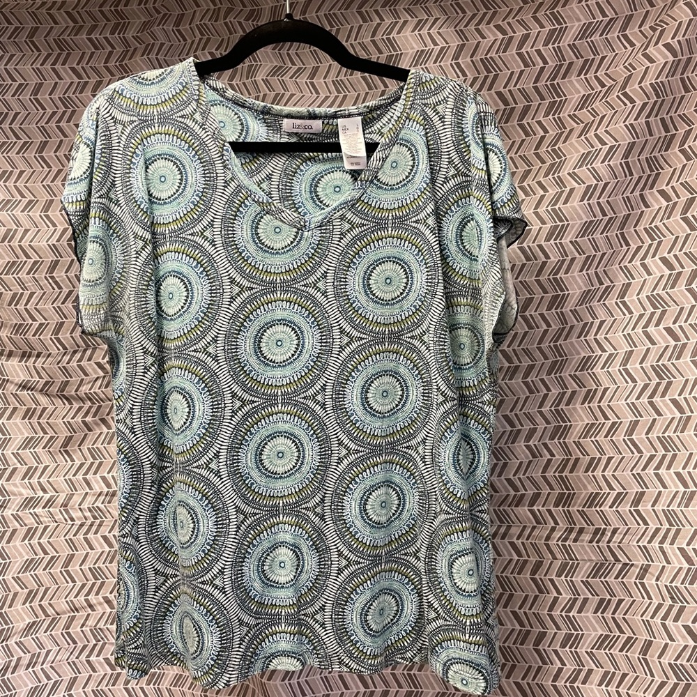 Liz&Co cap sleeve poly rayon tee L